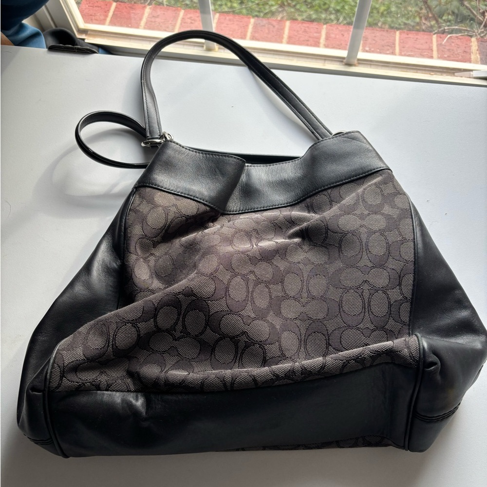 Coach Black and Gray Signature Shoulder Bag - Picture 4 of 6